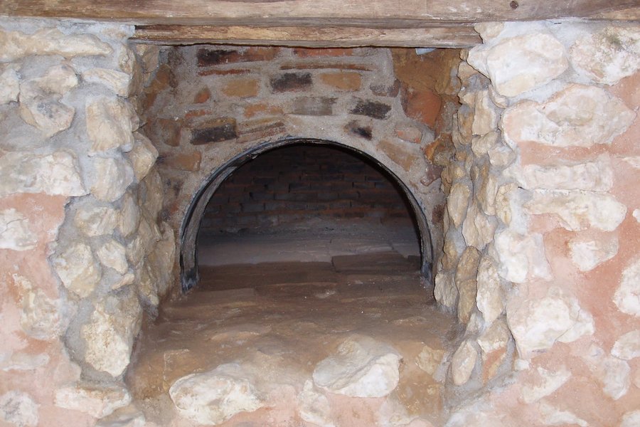Creating a new bread oven entrance 2008