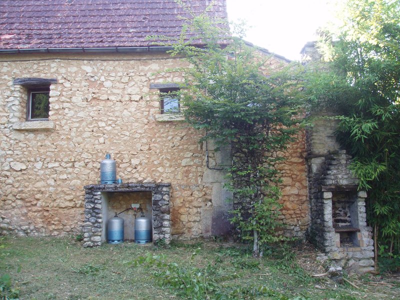 2007 - the rear of the Bergerie and stone BBQ (which we preserved).